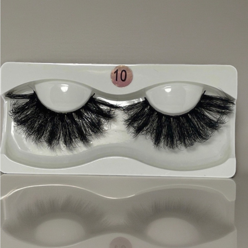 Dramatic Black False Eyelashes